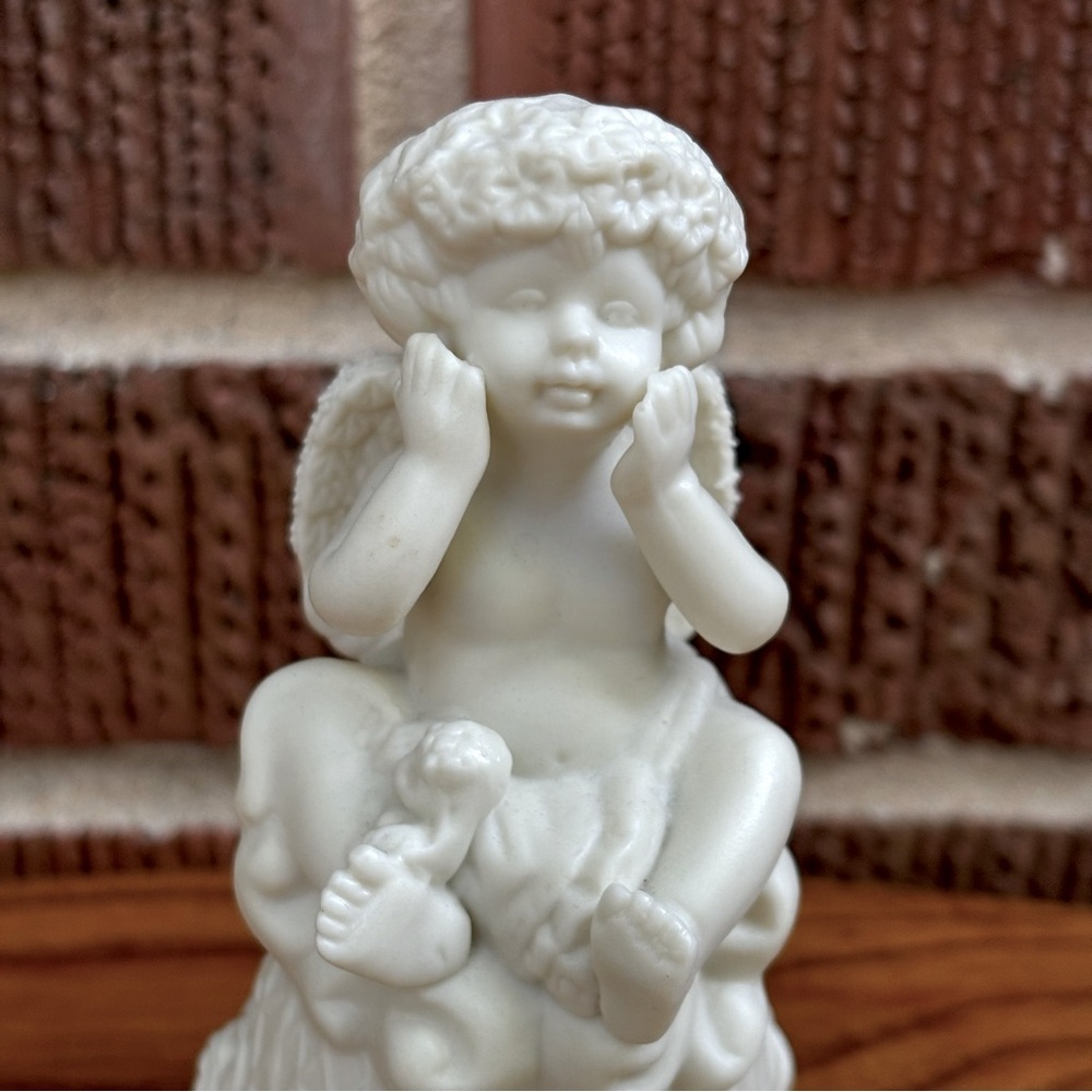 Baby Angel Cherub Off-White Ceramic Bell Home Décor Collectible